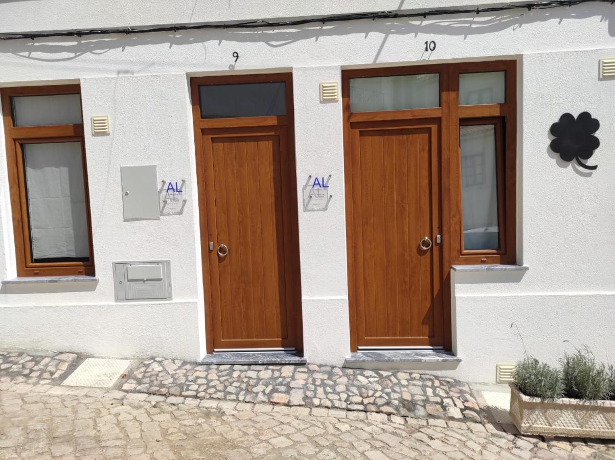 7 Trevos Houses A ซังติอาโก โด กาเซ็ง ภายนอก รูปภาพ